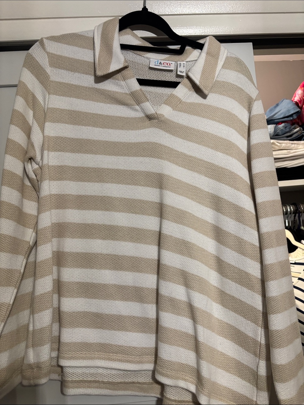 d&co Striped Collared Knit Top in Beige and White